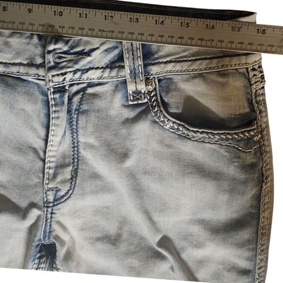 Rock Revival Women Jeans Yazhi Easy Crop Leg light wash with fading Size 32 - Picture 11 of 13